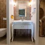 Tas Hotel