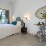 Tas Hotel